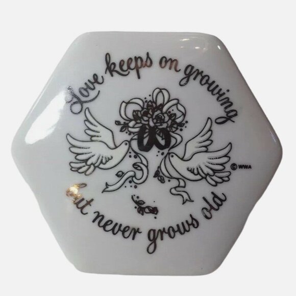 VTG 1976 Wedding Keepsake Trinket Box Porcelain Hinged Japan Romantic Cottagecor - Picture 2 of 7